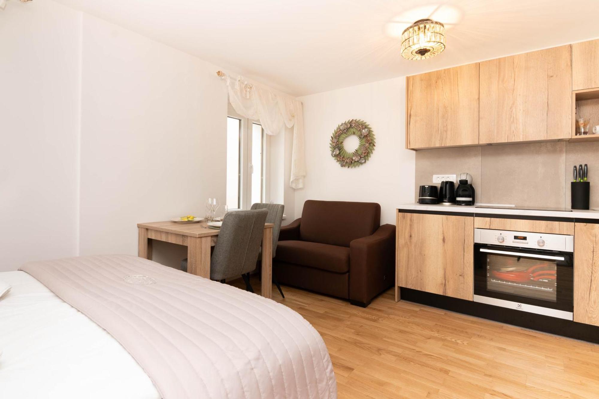 Leonel By Locap Group Apartment