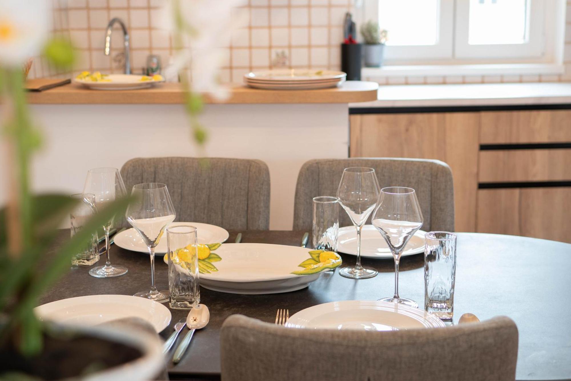 Leonel By Locap Group Apartment