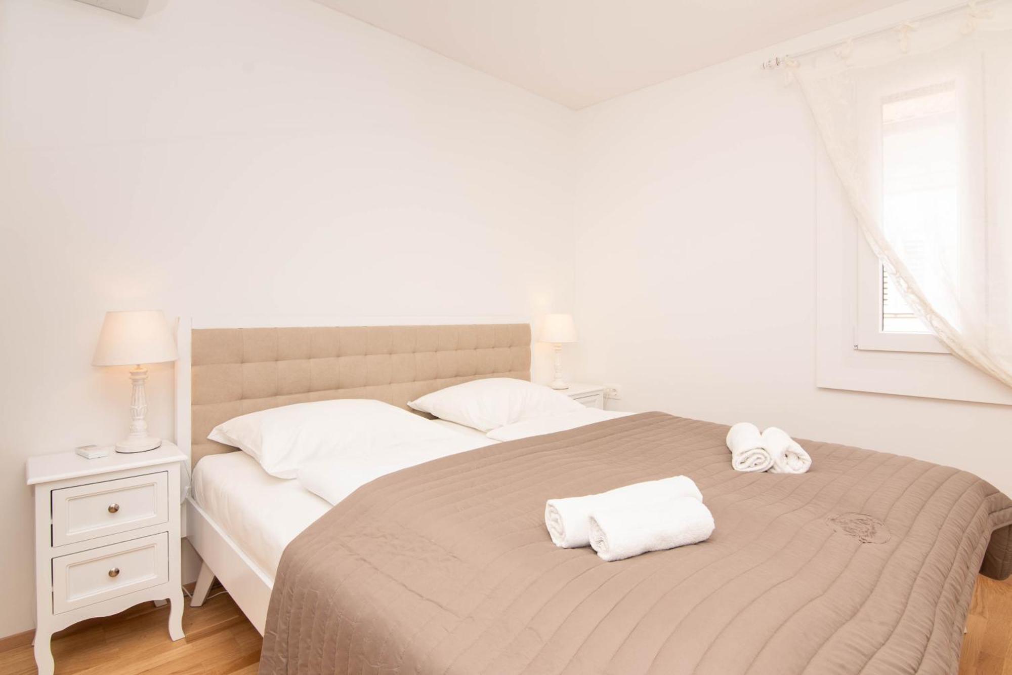 Leonel By Locap Group Apartment