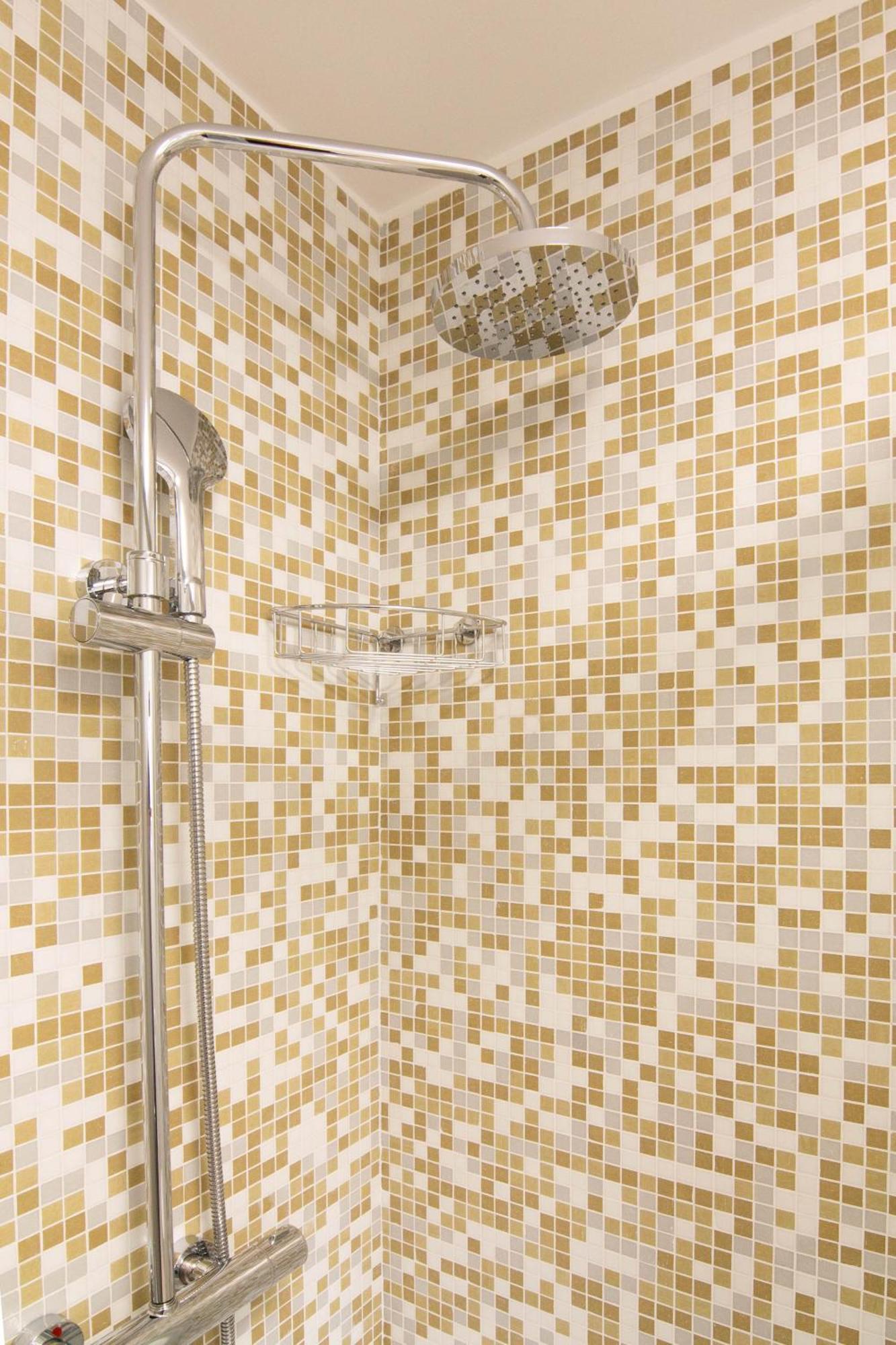 Leonel By Locap Group Piran